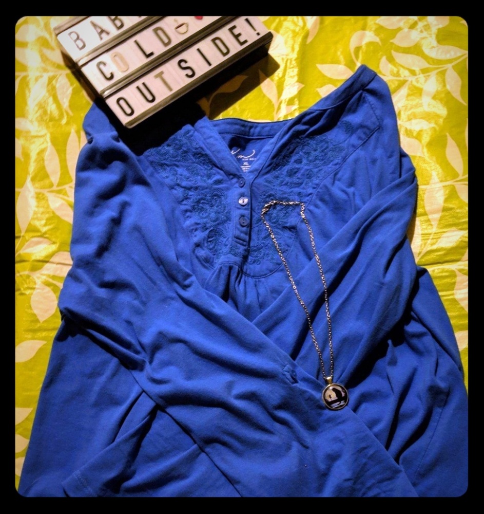 Woman's knit top